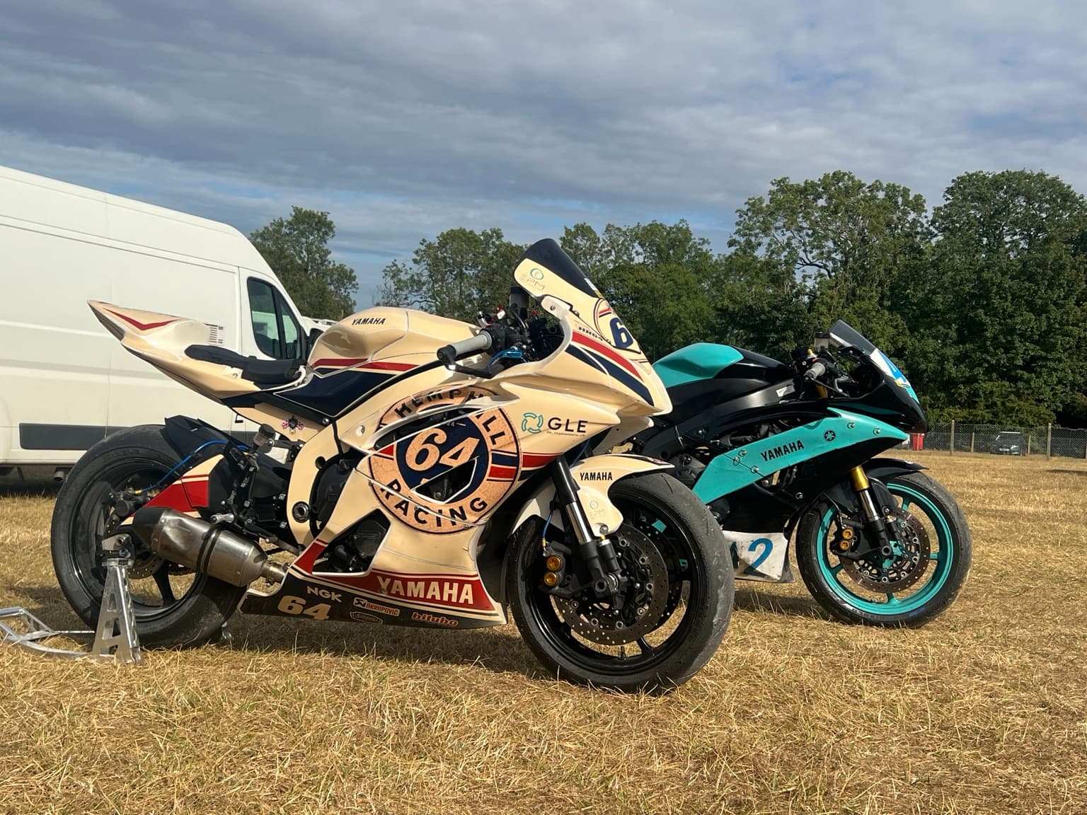 Clean static view of the Hemphill Racing Yamaha YZF-R6