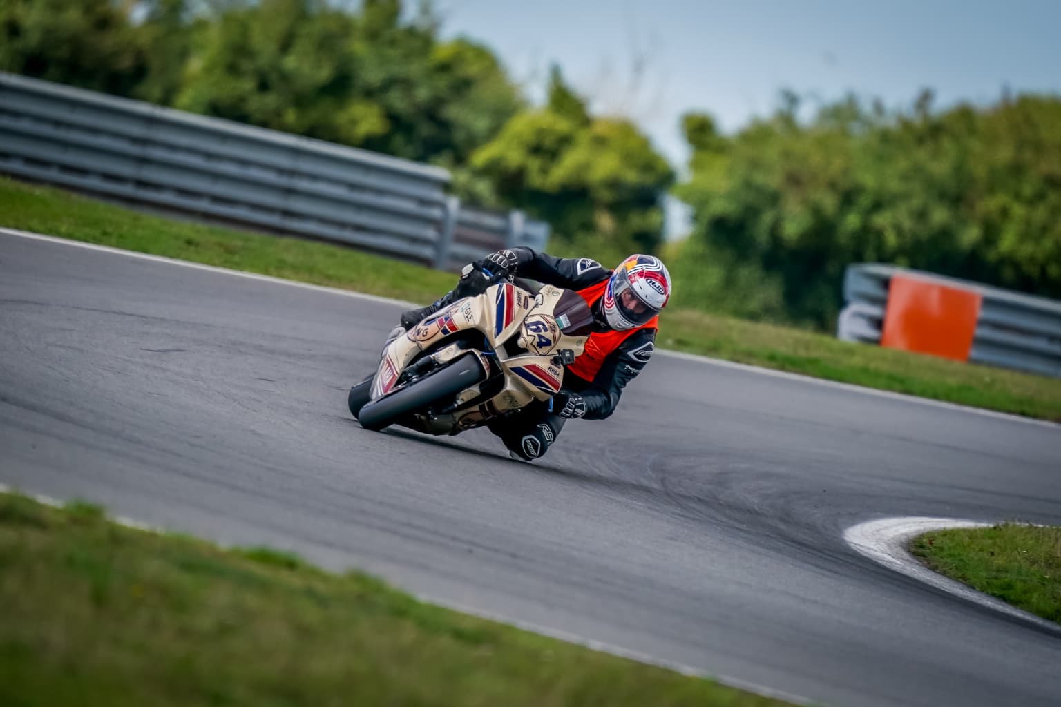 Hemphill Racing Yamaha R6 on track